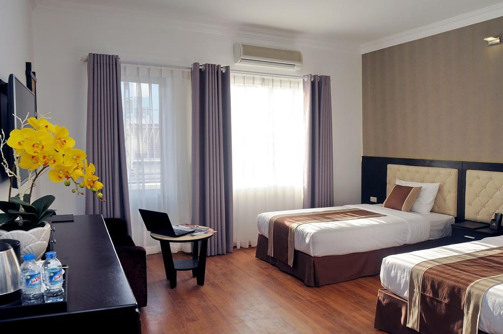 The World Hotel На Транг Екстериор снимка